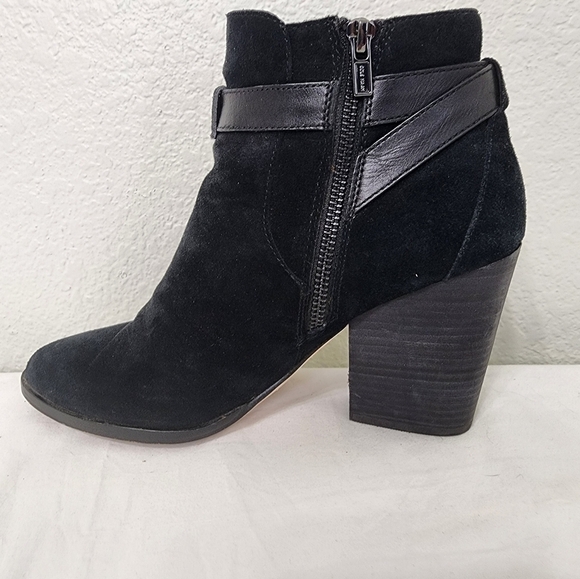 COLE HAAN MINNA BLACK SUEDE SIDE ZIP MINNA ANKLE BOOTIE SIZE 8.5 - Picture 4 of 16